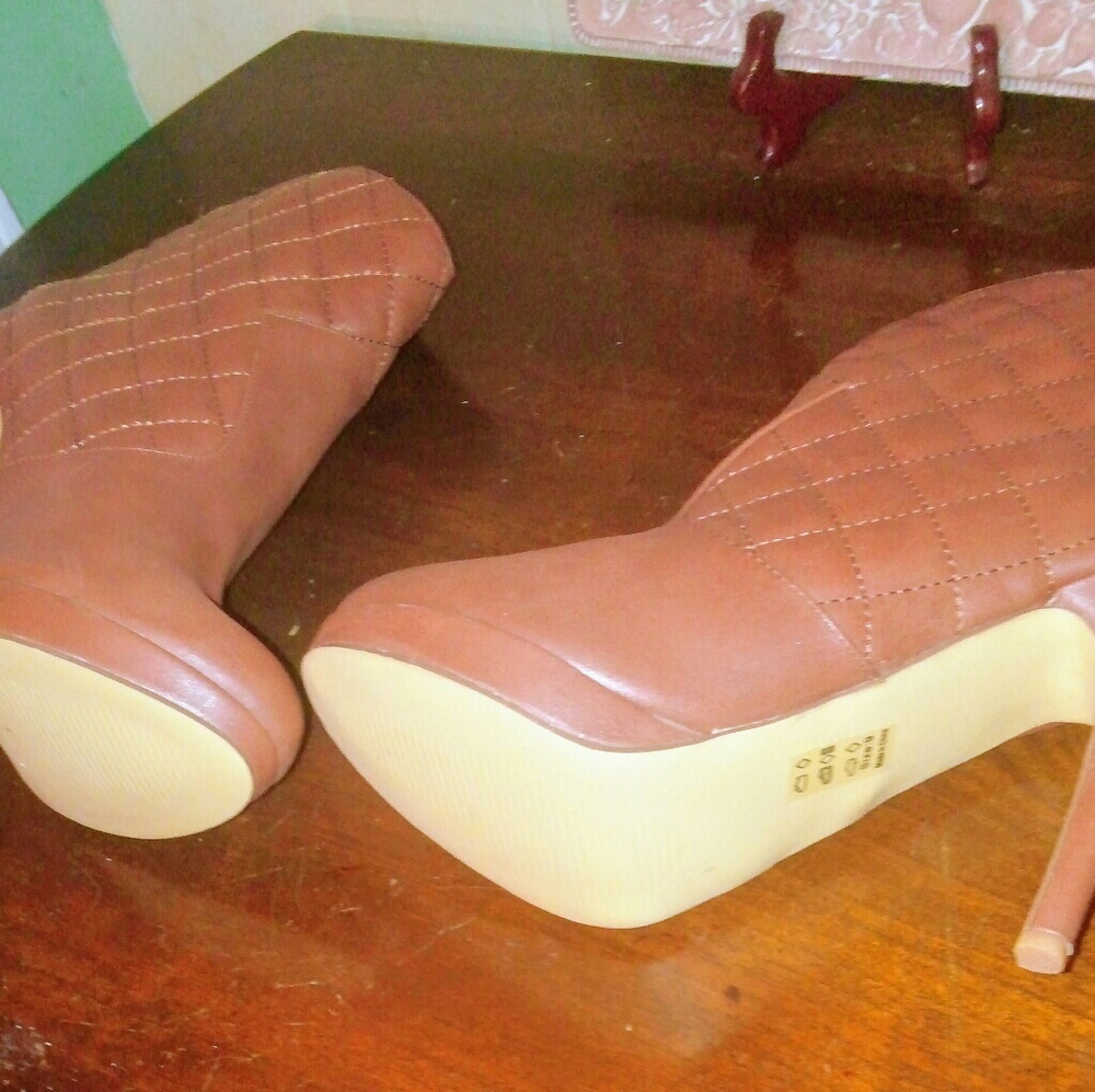 NEW MICHAEL ANTONIO 9M CARAMEL ZIPPER STILETTO BOOTIES - Picture 5 of 8